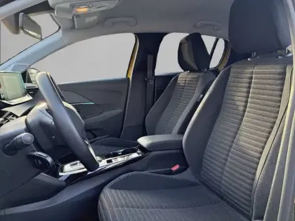 Photo 31 Peugeot 208  Electrique 50 kWh 136ch