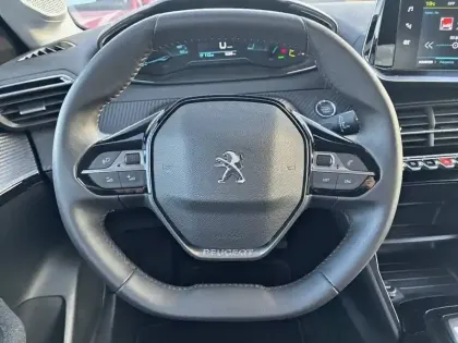 Photo 8 Peugeot 208  Electrique 50 kWh 136ch