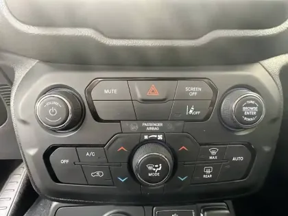 Photo 20 Jeep Renegade  1.3 Turbo T4 190 ch PHEV AT6 4xe eAWD