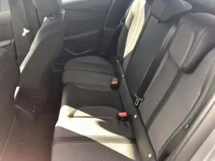Photo 31 Peugeot 208  PureTech 100 S&S BVM6
