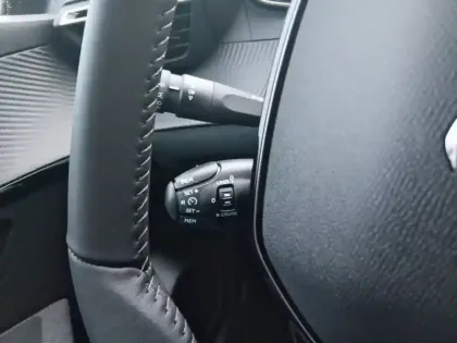 Photo 27 Peugeot 208  PureTech 100 S&S BVM6