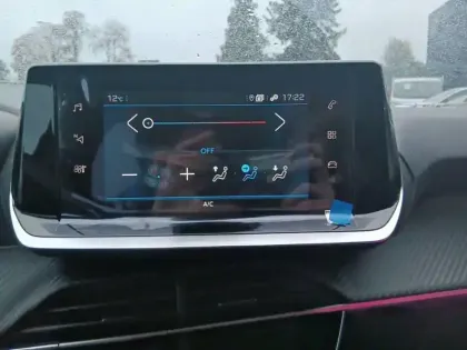 Photo 31 Peugeot 208  PureTech 100 S&S BVM6