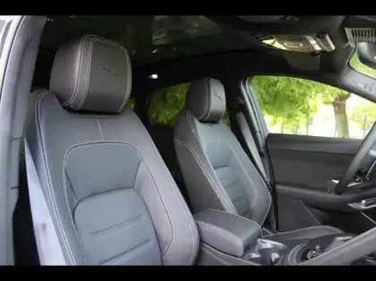 Photo 21 Jaguar E-Pace  P300e PHEV 309ch R-Dynamic HSE