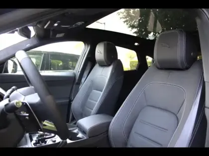 Photo 26 Jaguar E-Pace  P300e PHEV 309ch R-Dynamic HSE