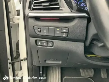 Photo 16 Kia Niro  1.6 GDi Hybride Rechargeable 141 ch DCT6 Active