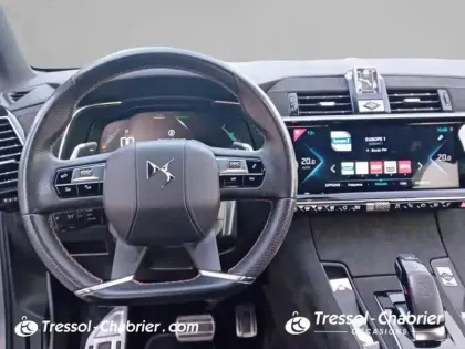 Photo 9 DS DS 7 DS7 Crossback Hybride E-Tense 300 EAT8 4x4 Performance Line+