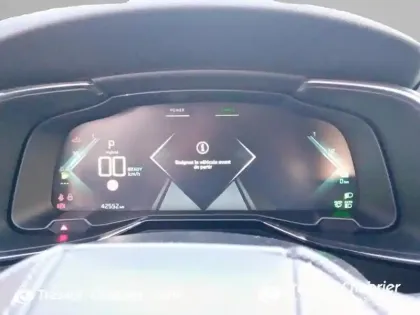 Photo 20 DS DS 7 DS7 Crossback Hybride E-Tense 300 EAT8 4x4 Performance Line+