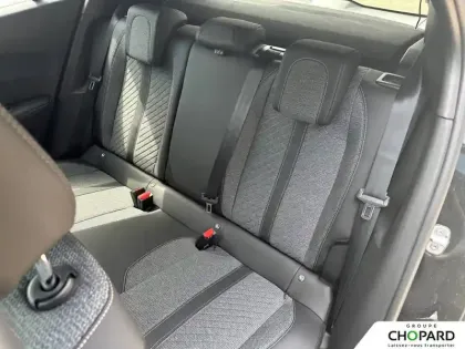 Photo 42 Peugeot 2008  Hybrid 136 e-DCS6