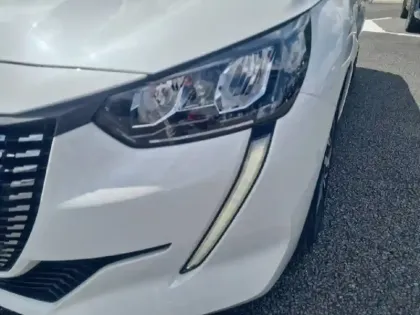 Photo 15 Peugeot 208  PureTech 100 S&S EAT8