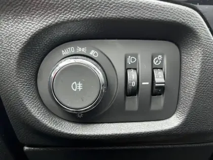 Photo 41 Opel Corsa  Electrique 136 ch & Batterie 50 kWh