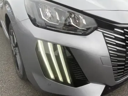 Photo 36 Peugeot 208  PureTech 100 S&S BVM6