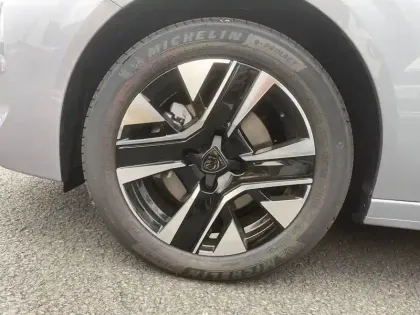 Photo 33 Peugeot 208  PureTech 100 S&S BVM6