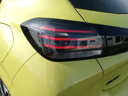 Photo 42 Peugeot 208  PureTech 100 S&S BVM6