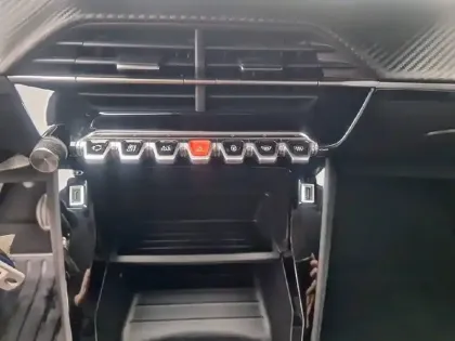 Photo 19 Peugeot 208  PureTech 75 S&S BVM5