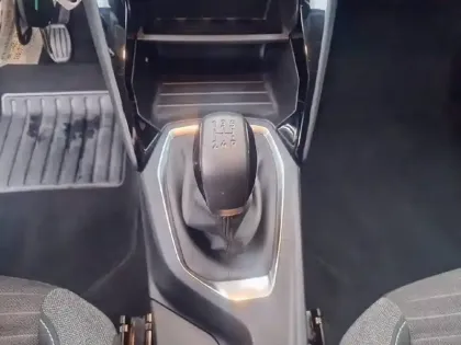 Photo 13 Peugeot 208  PureTech 75 S&S BVM5