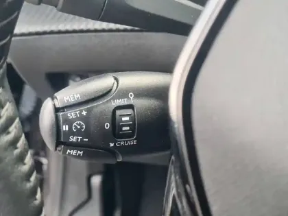 Photo 20 Peugeot 208  PureTech 75 S&S BVM5