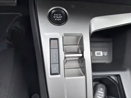 Photo 13 Peugeot 308  SW PureTech 130ch S&S EAT8