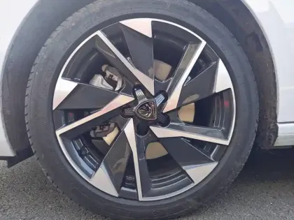 Photo 34 Peugeot 308  Hybrid 136 e-DCS6