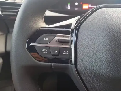 Photo 40 Peugeot 308  Hybrid 136 e-DCS6