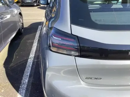 Photo 16 Peugeot 208  PURETECH 75 S&S BVM5