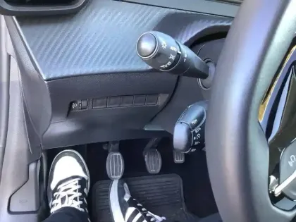 Photo 14 Peugeot 208  PURETECH 75 S&S BVM5