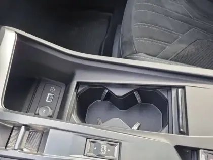 Photo 39 Peugeot 308  SW Electrique 54 kWh 156ch