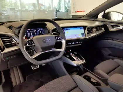 Photo 16 Audi Q4  e-tron Sportback 45 285 ch 82 kWh