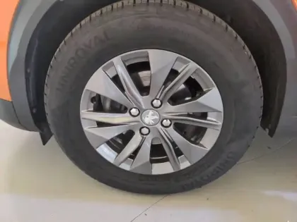 Photo 10 Peugeot 2008  PureTech 130 S&S BVM6