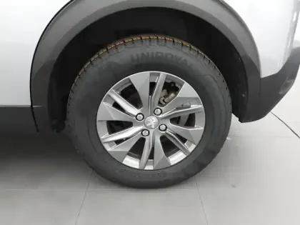 Photo 25 Peugeot 2008  PureTech 130 S&S BVM6