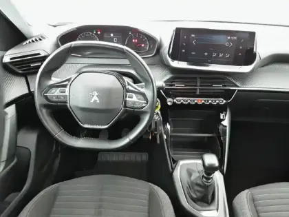 Photo 22 Peugeot 2008  PureTech 130 S&S BVM6