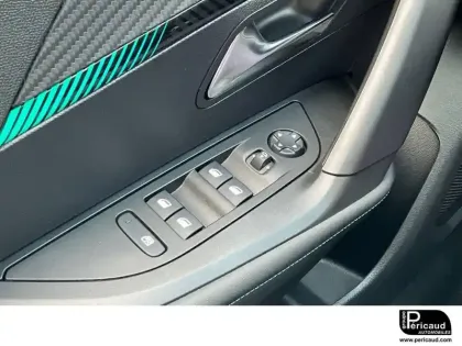 Photo 45 Peugeot 2008  PureTech 130 S&S EAT8