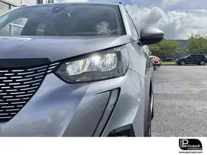 Photo 60 Peugeot 2008  PureTech 130 S&S EAT8