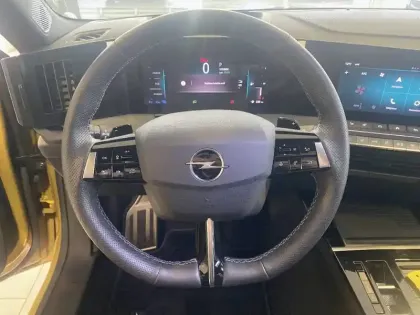 Photo 11 Opel Astra  Hybrid 180 ch BVA8