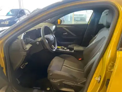 Photo 8 Opel Astra  Hybrid 180 ch BVA8