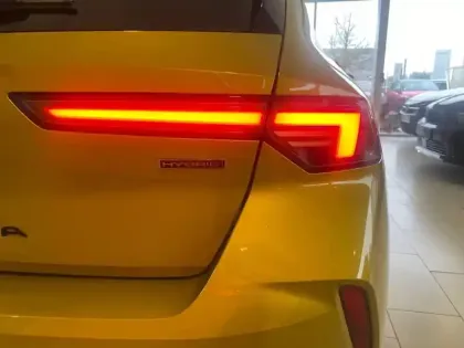 Photo 18 Opel Astra  Hybrid 180 ch BVA8