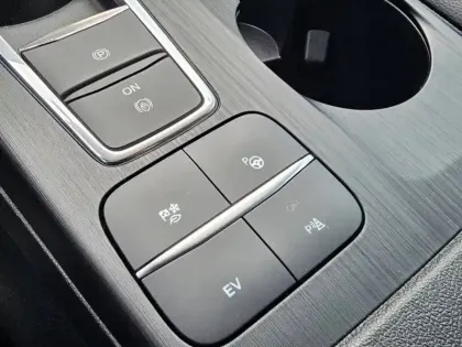 Photo 61 Ford Kuga  2.5 DURATEC 225 POWERSHIFT PHEV E-CVT S&S