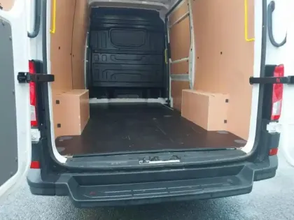 Photo 20 Volkswagen Crafter  Fg 30 L3H3 2.0 TDI 140ch Business Traction