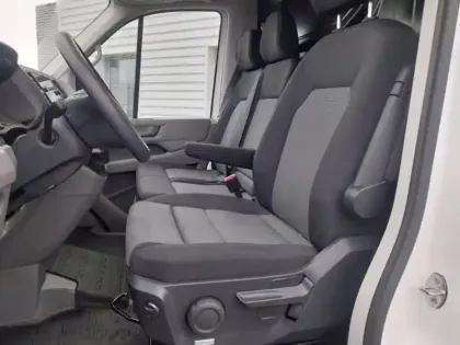 Photo 27 Volkswagen Crafter  Fg 30 L3H3 2.0 TDI 140ch Business Traction