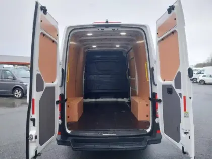 Photo 19 Volkswagen Crafter  Fg 30 L3H3 2.0 TDI 140ch Business Traction