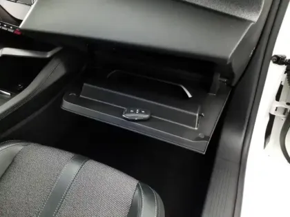 Photo 15 Peugeot 308  SW PureTech 130ch S&S EAT8 Allure