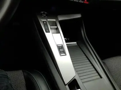 Photo 23 Peugeot 308  SW PureTech 130ch S&S EAT8 Allure