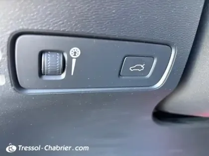 Photo 12 Volvo Xc40 Gén. I Ph1 R-Design 5