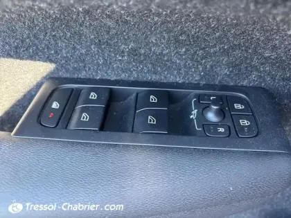 Photo 19 Volvo Xc40 Gén. I Ph1 R-Design 5