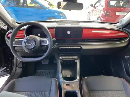 Photo 63 Fiat 600 e 54 kWh 156 ch