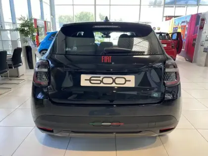 Photo 30 Fiat 600 e 54 kWh 156 ch