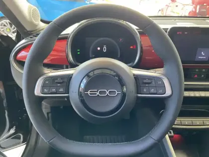 Photo 39 Fiat 600 e 54 kWh 156 ch