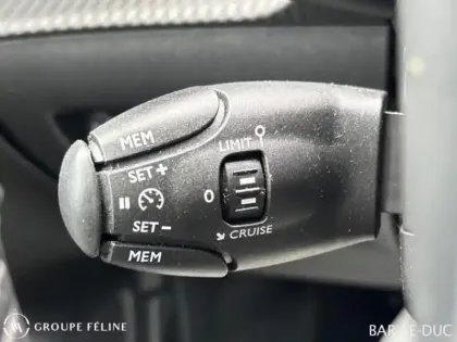 Photo 13 Peugeot 208  e- 136ch Style