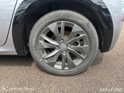 Photo 10 Peugeot 208  e- 136ch Style