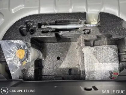 Photo 11 Peugeot 208  e- 136ch Style