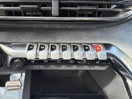 Photo 12 Peugeot 5008  BlueHDi 130ch S&S EAT8 GT